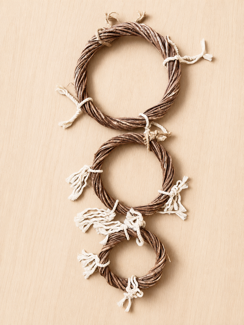 Natural Cascading Twig Wreath Bird Climbing and Perch Toy